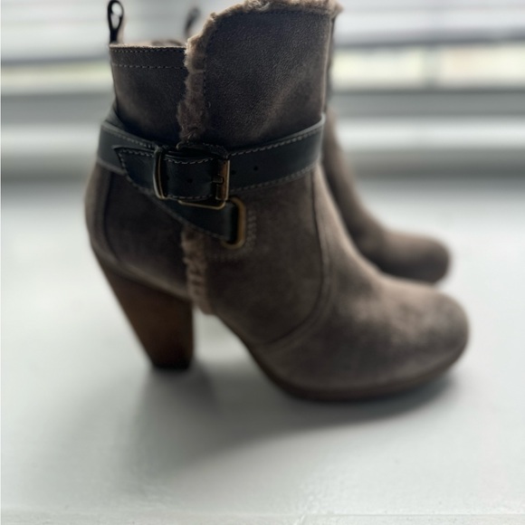 Bjorndal Boots! Pre-owned… Warm and Cozy - Picture 2 of 5